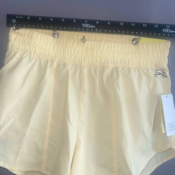 All in Motion women's size M yellow shorts NWT - Picture 1 of 10